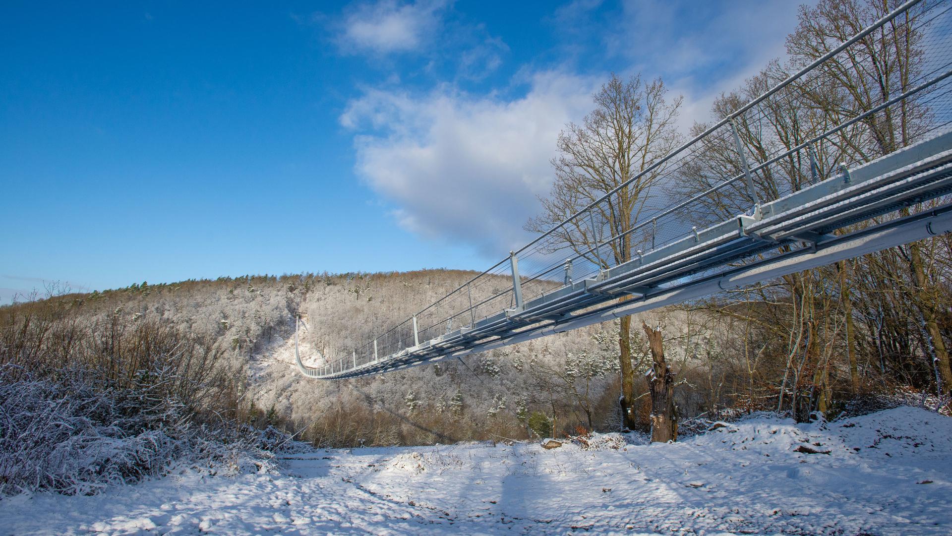 Highwalk Rotenburg im Winter – Hängebrücke im Schnee